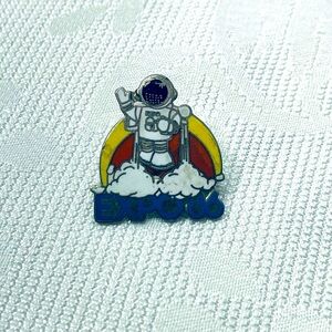 Vancouver Expo 86 Pin Exposition Astronaut Spaceman